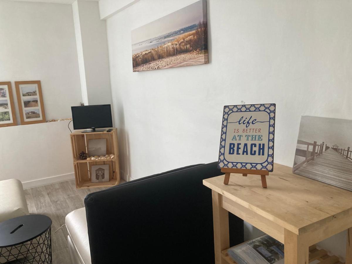 Appartement 2/3 Personnes A 10 Minutes De Contis Plage Saint-Julien-en-Born Buitenkant foto